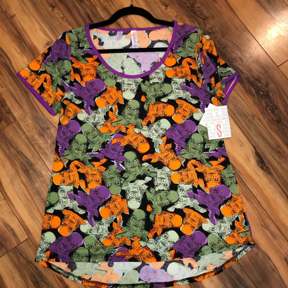 Small LulaRoe Classic T